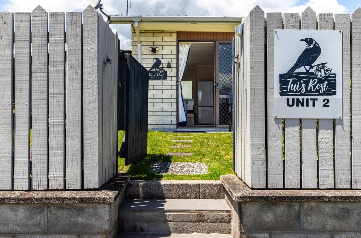 Tui'S Rest - Sunny 2-Bedroom Taupo Unit Walk To Town