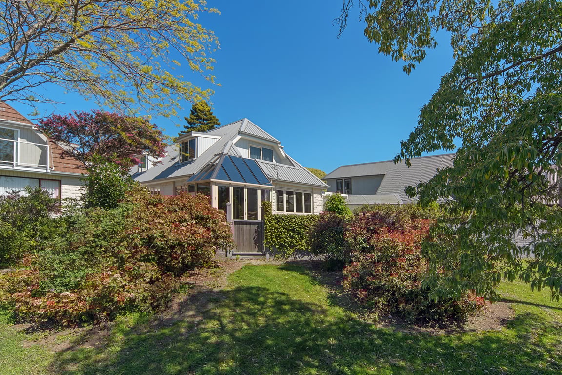 Queen's Garden Villa