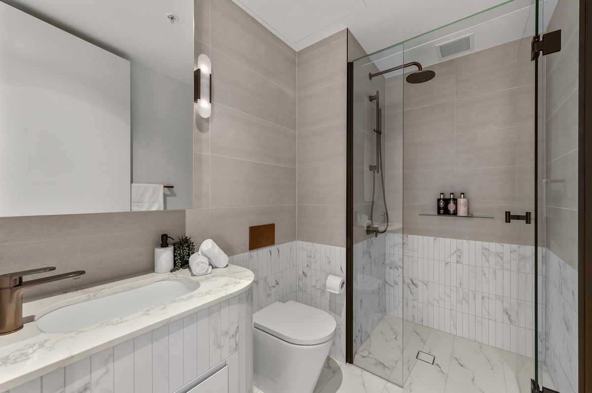Luxurious CBD and Garden View Home! 3 Bedrooms | 2 Bathrooms | Free Parking