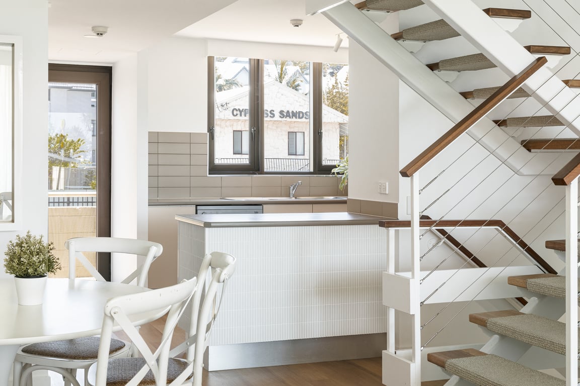 	 Town House 07- Ground level 2 Bedroom 2 Story Townhouse Superior