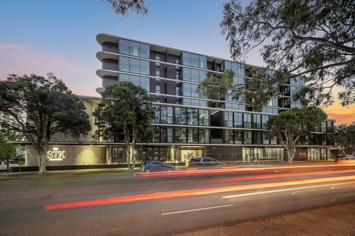 The Palais Peek Retreat @ 333STK