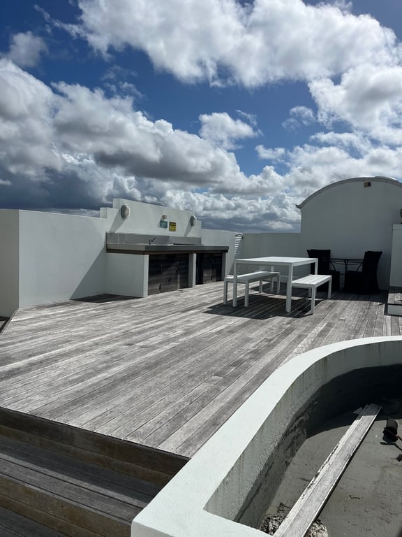 3 BEDROOM OCEAN VIEW @ MARINER 