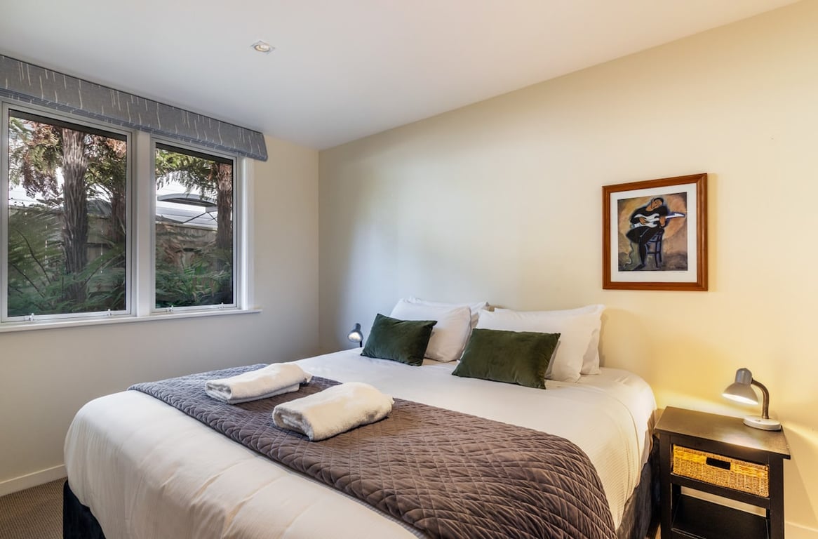 Great Lake Getaway - Your Spacious Taupo Retreat