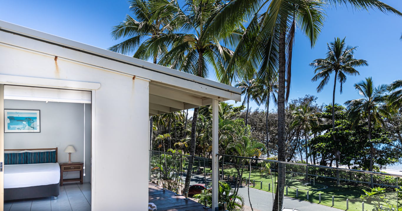 BFT 2 Bedroom Beachfront Rooftop Terrace Apartment (Beachfront Terraces)