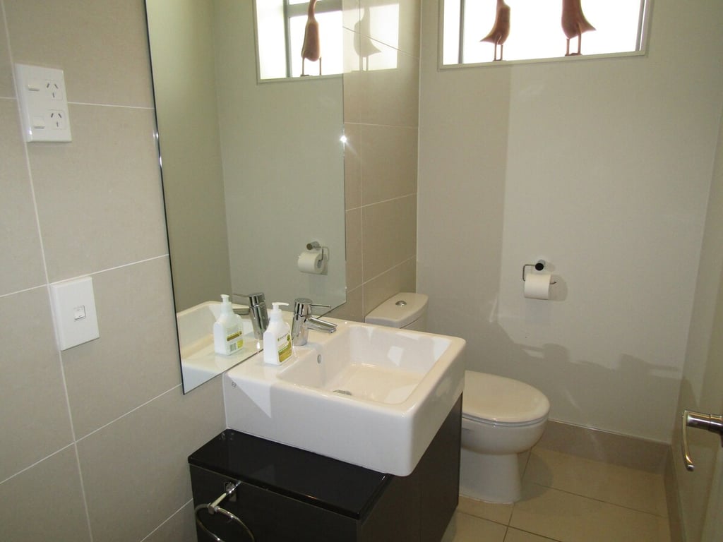 Modern Apartment Close To Town With Great Views