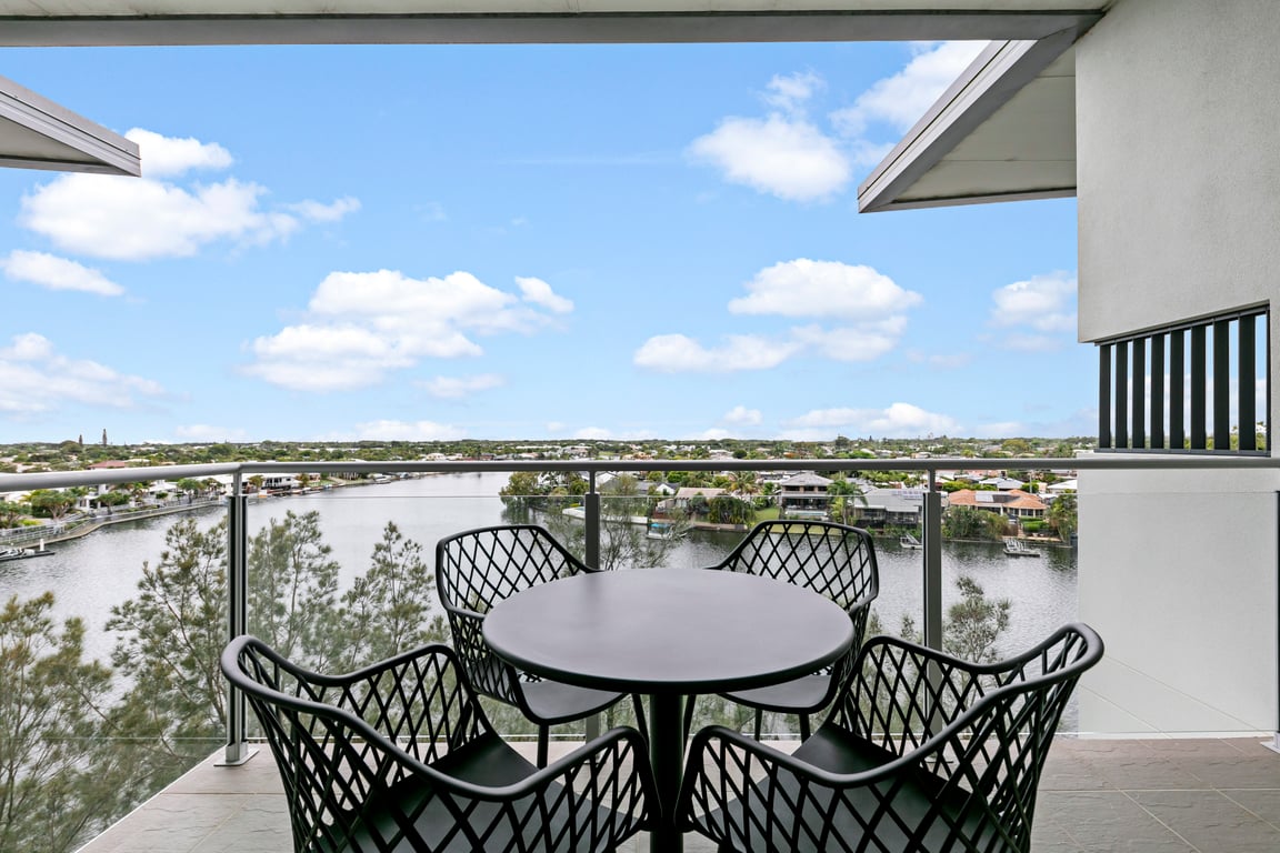 Broadwater 2 Bedroom Apartment