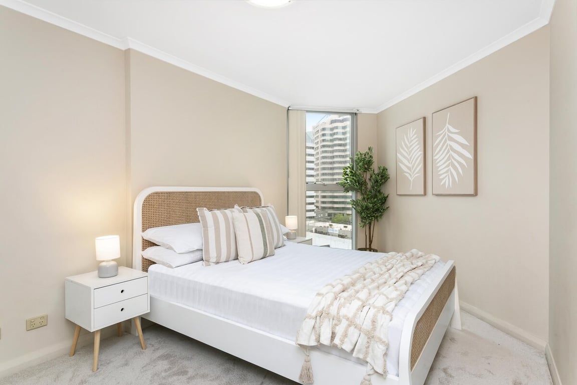 HELP5 - Chatswood Convenience | Steps To Train & Metro
