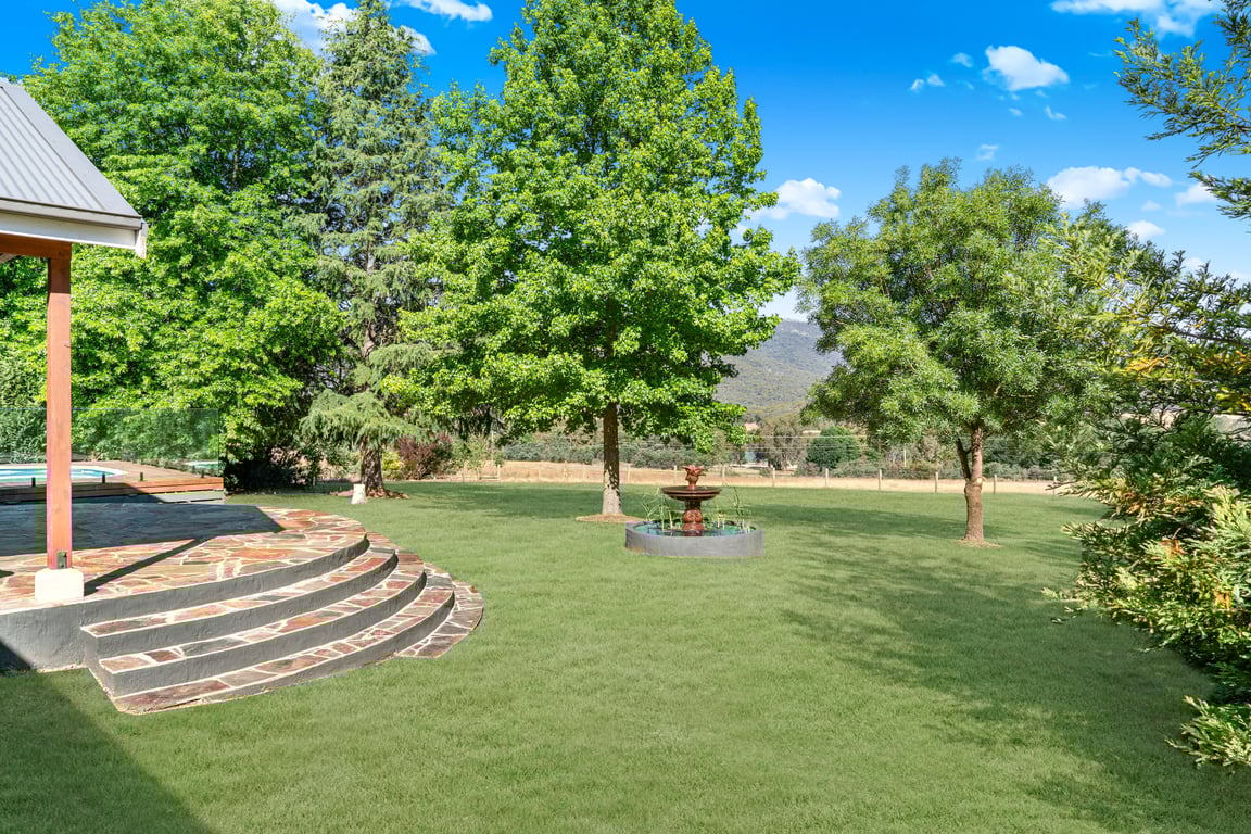 Yarrowood - Country Retreat near Lake Nillahcootie