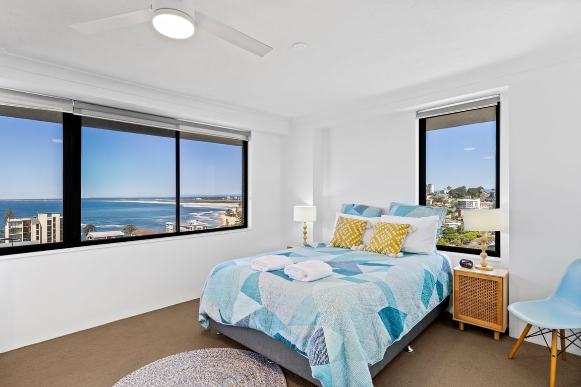 2 Bedroom, Ocean Views, 1 Queen, 2 Singles