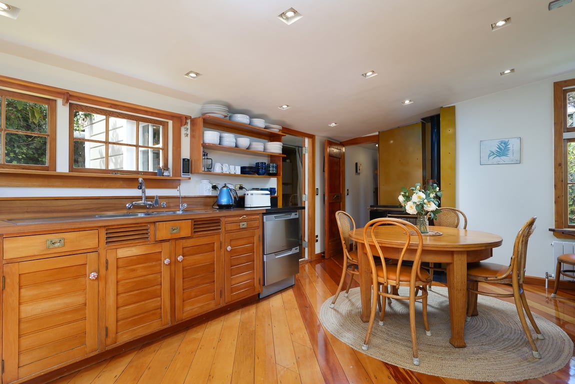 Puna Perch - Te Whare Rangi