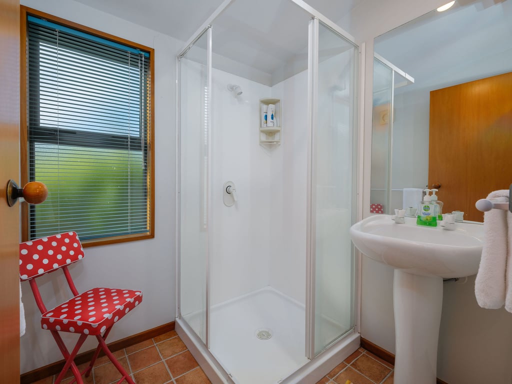 25 Caverhill Close 