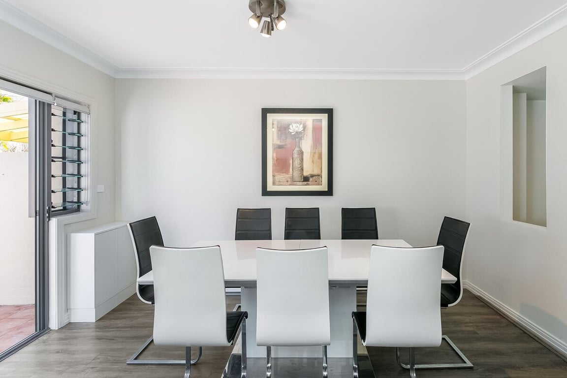 DY008 - Dee Why Comfort | Laidback Living By The Beach
