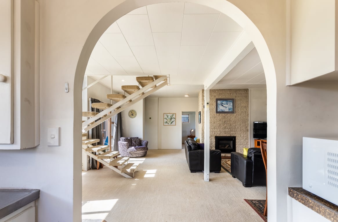 Tui Street Escape – Classic Comfort Near the Lake