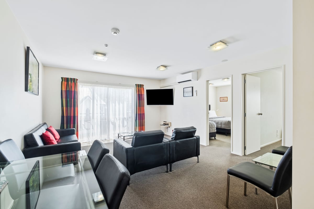 Upper Level 2 Bedroom King
