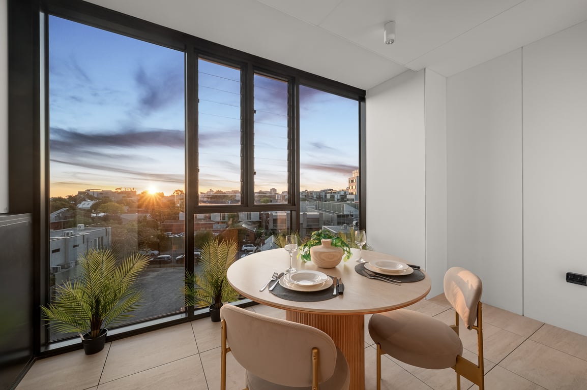 The Palais Peek Retreat @ 333STK