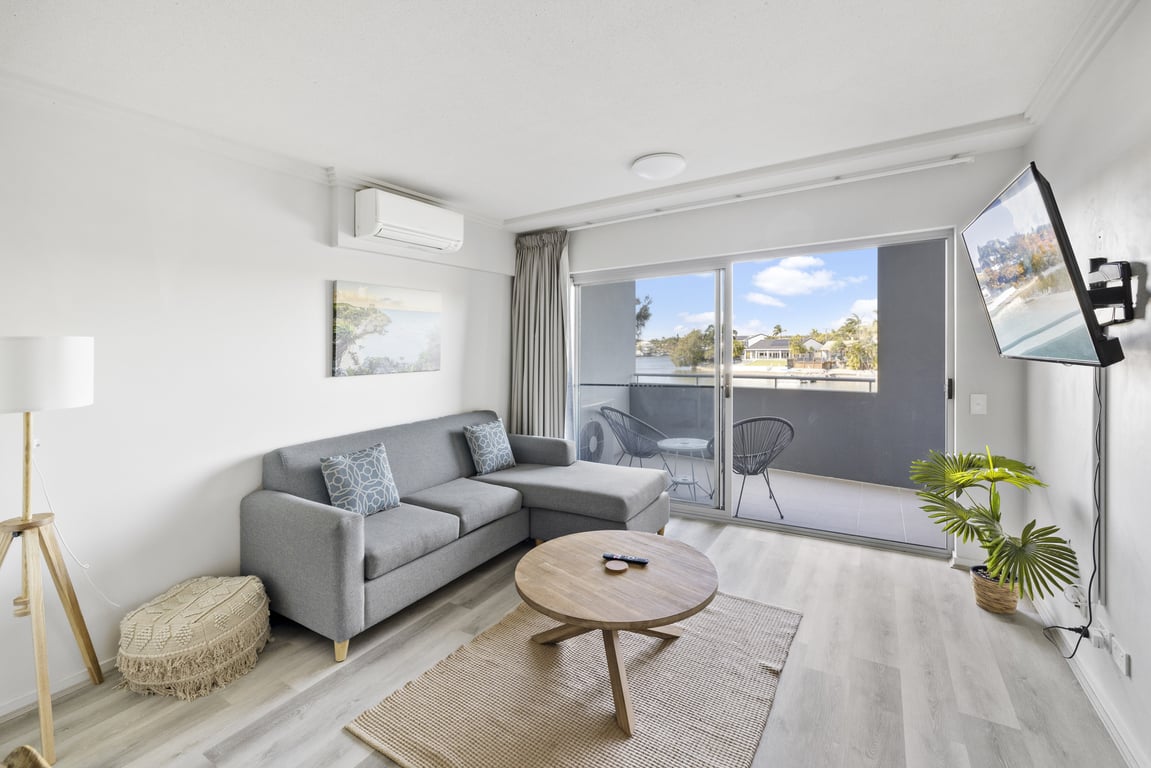 Broadwater 2 Bedroom Apartment