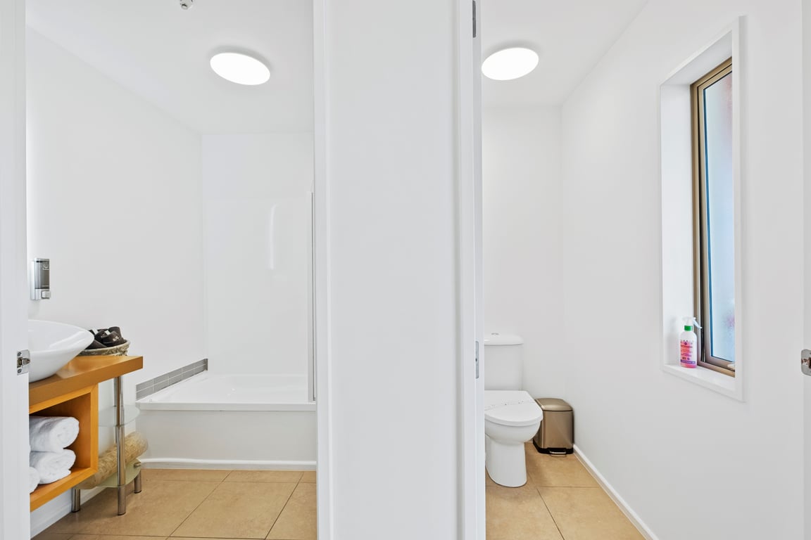 Upper Level 2 Bedroom King