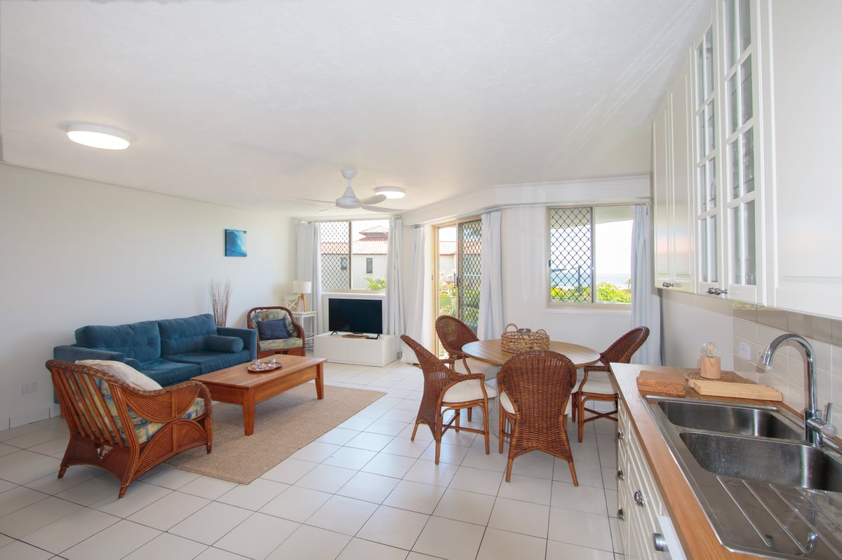 2 Bedroom Pool Park and Ocean View 16 with A/C