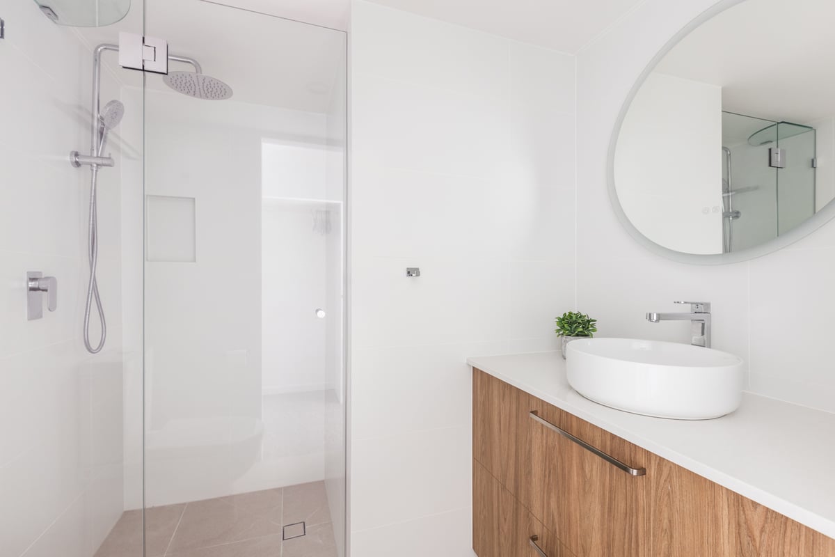 Apartment 16 Level 5 - 2 Bedroom Luxury Apartment Centre Unit