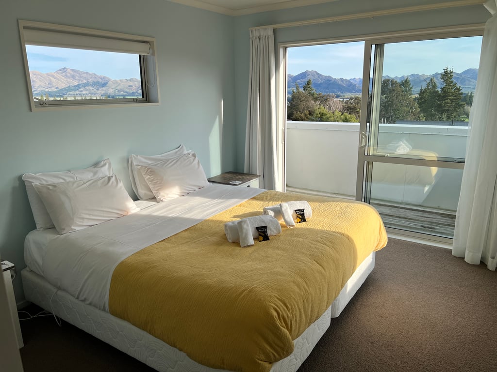 Hillside Hideaway (Pet Friendly) 