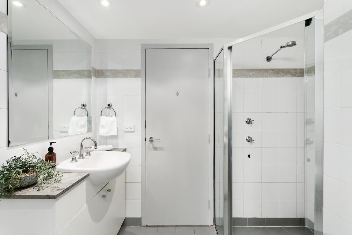 HELP7 - Chatswood Charm | Convenience Meets Poolside Views