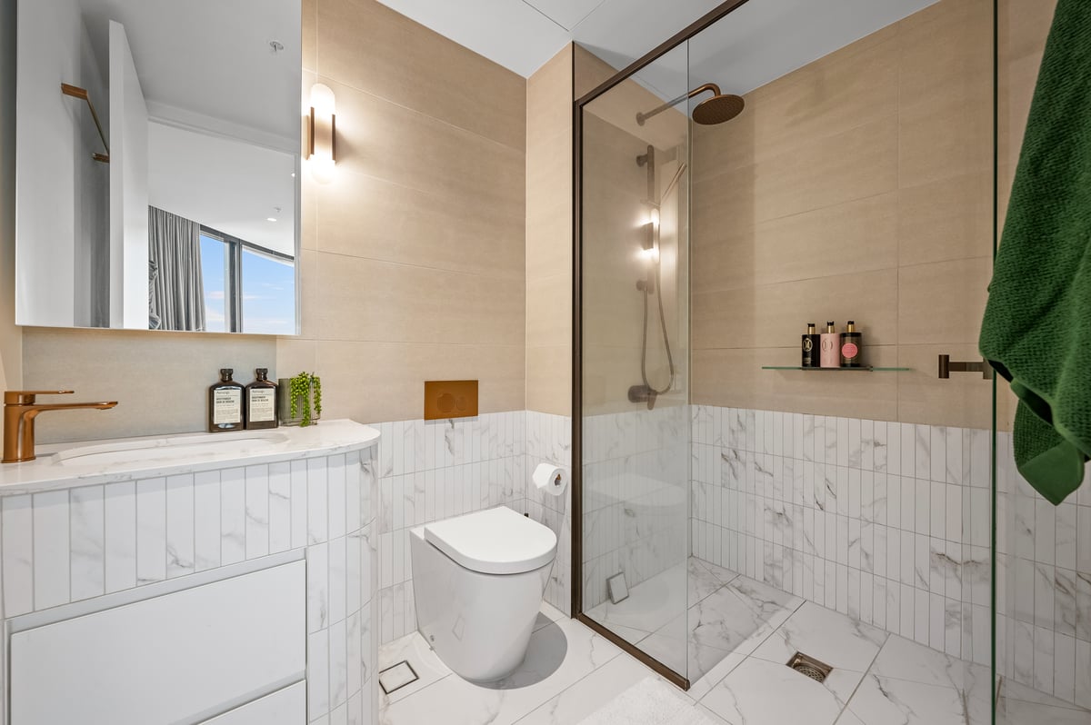 Stupendous CBD and Garden View Home! 2 Bedrooms | 2 Bathrooms | Free Parking