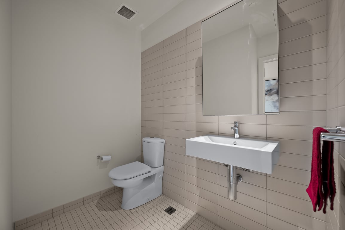 Opulent Harbourside Sanctuary | 3 Bedrooms | 2.5 Bathrooms | Free Parking