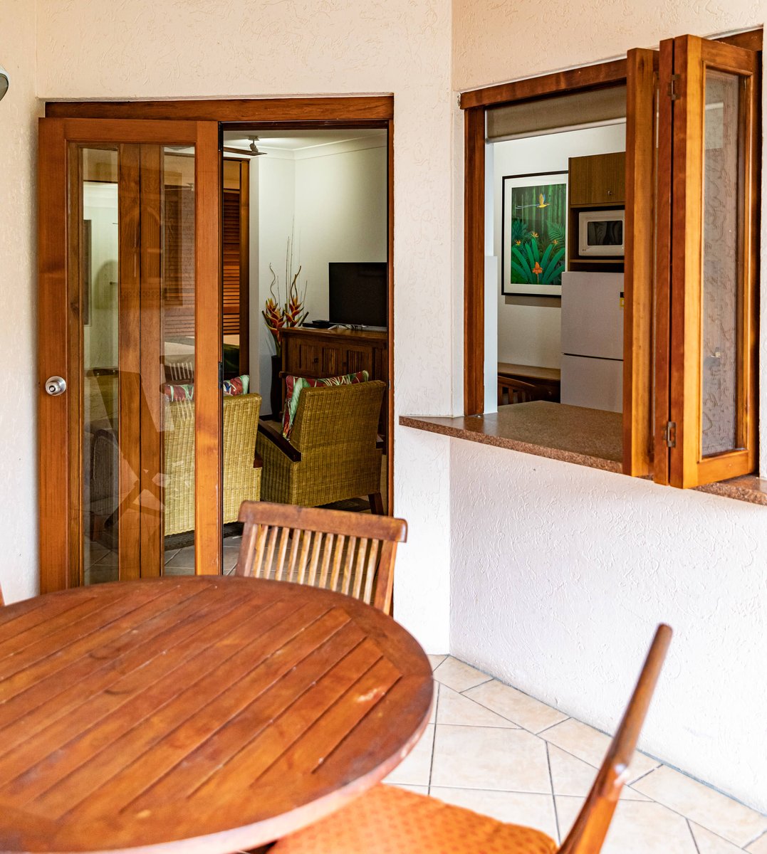 Deluxe 2 Bedroom Dual Key Pool View Apartment