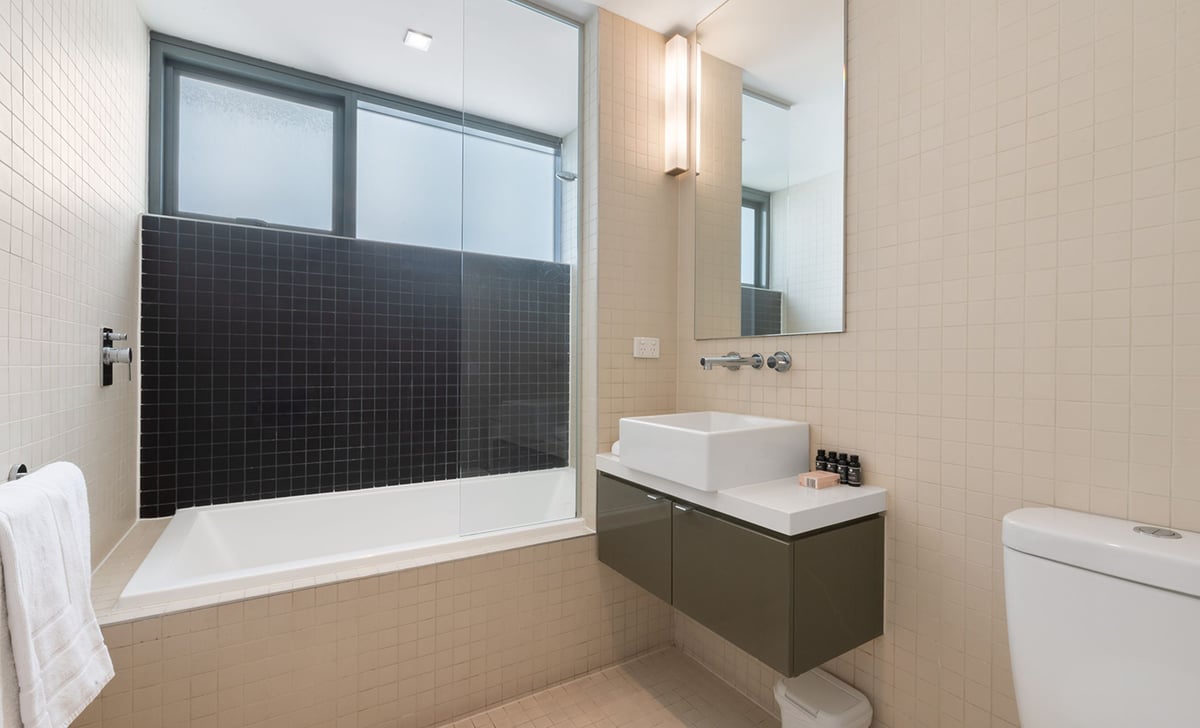 2 Bedroom 2 Bathroom Apartment