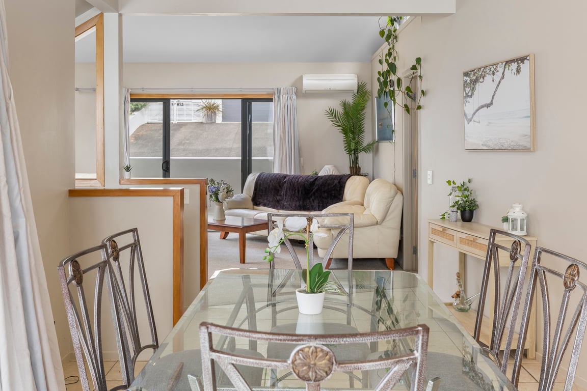 Acacia Bay, Lakeside Retreat