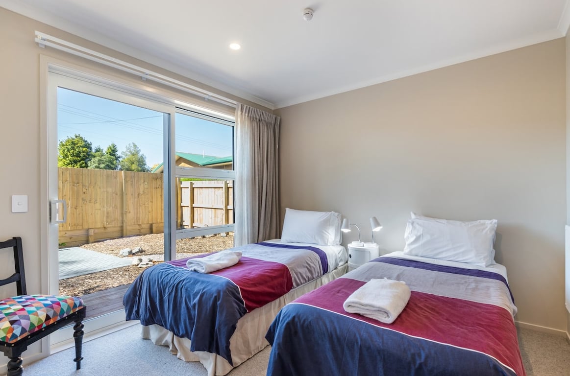 Teti Tranquility - New Build Luxury - Steps From The Great Lake