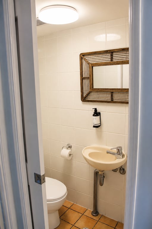 Unit 005 – Deluxe 1 Bedroom Water’s Edge
