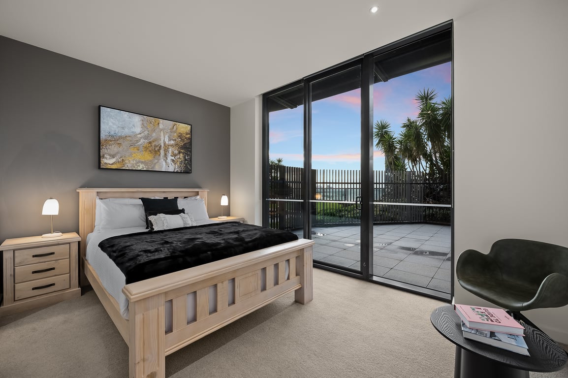 Opulent Harbourside Sanctuary | 3 Bedrooms | 2.5 Bathrooms | Free Parking