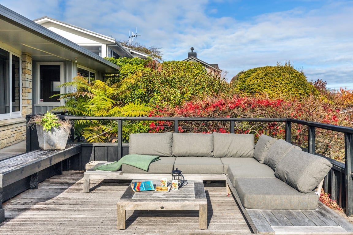 Great Lake Getaway - Your Spacious Taupo Retreat
