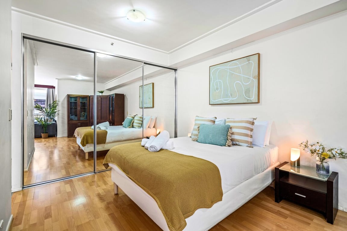 KS004 - CBD Crib | Skyline Views Meet Pool & Gym Living