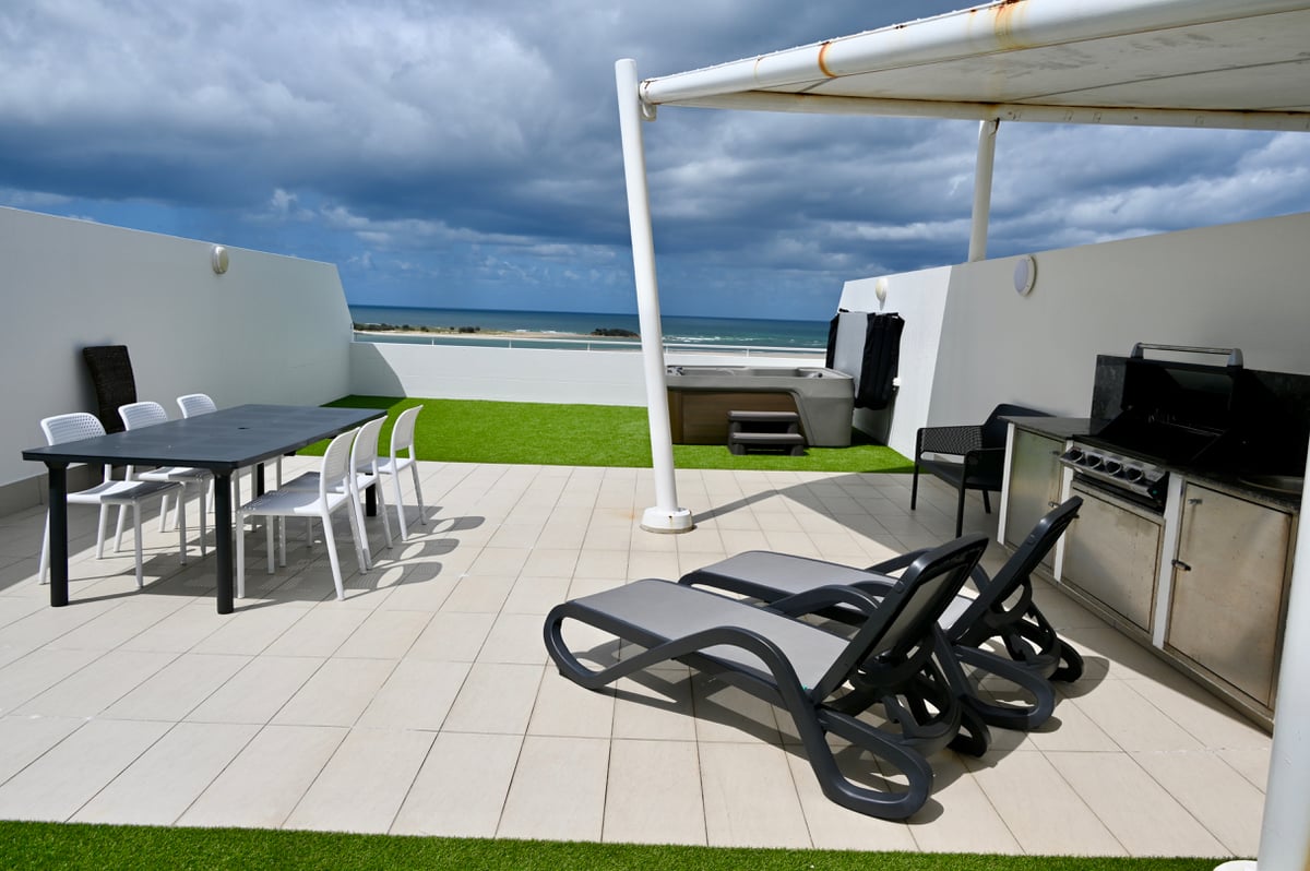 Spa & BBQ Penthouse - 3 Bedroom