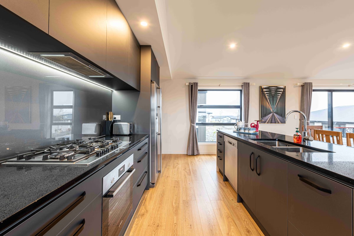 33 Star 3 Bedroom Apartment