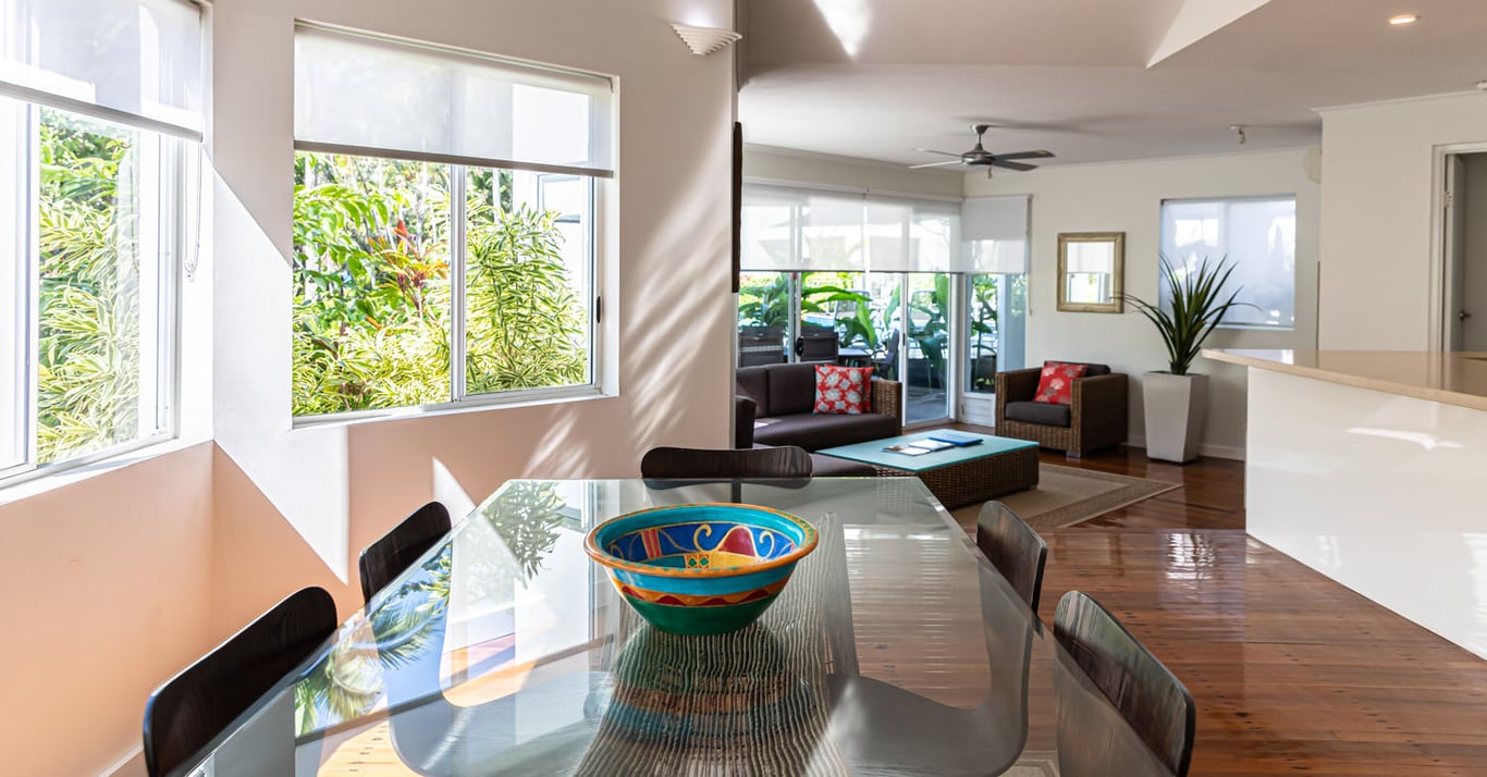 2 Bedroom LUXE Garden Deck Apartment