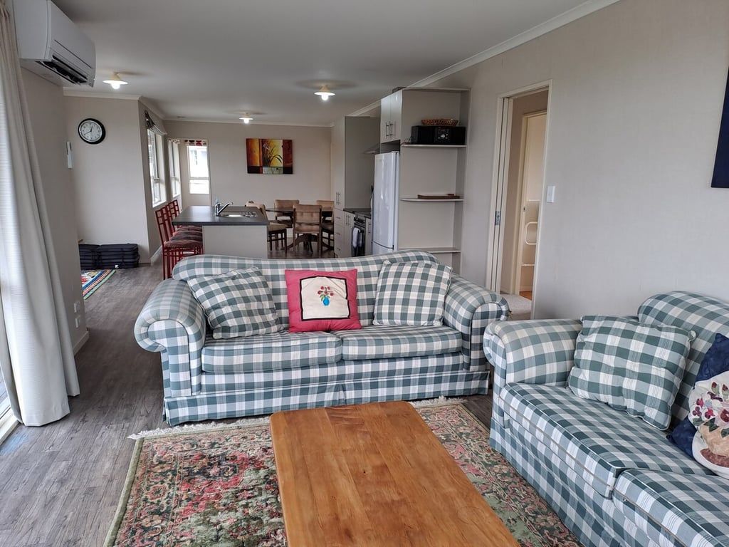 Shera Street Cosy - Great Location Includes Wi-Fi