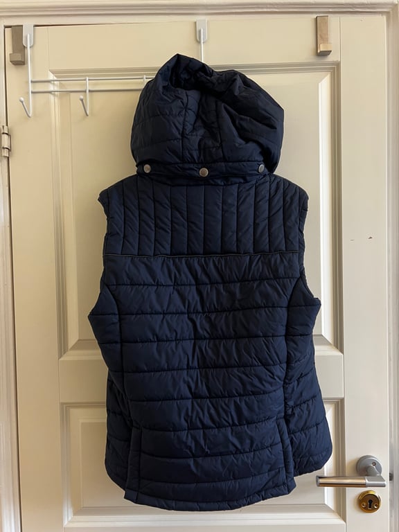 Väst med avtagbar luva - bild 3