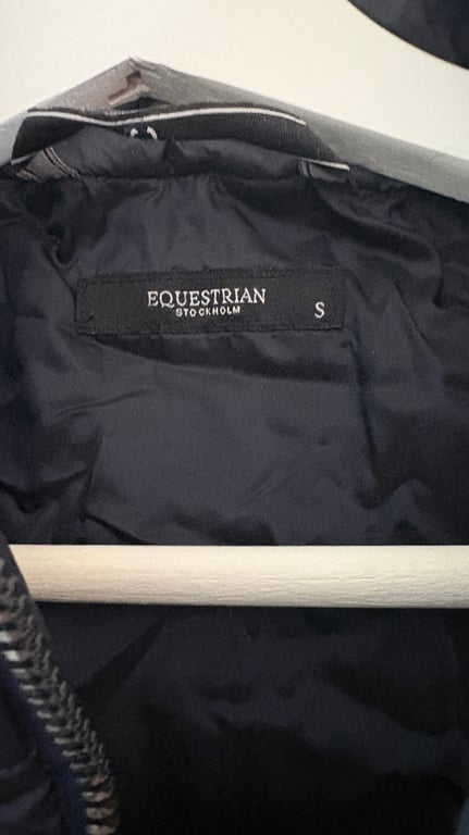 Mörkblå torstensons väst från Equestrian Stockholm  - bild 3