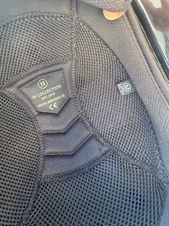 Svart hjälm Jh collection  med mips - bild 3