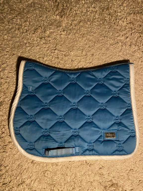 Blått schabrak från equestrian stockholm 