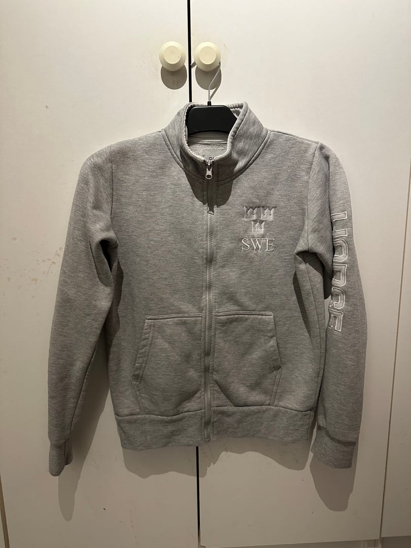 Grå hoodie från Rosetti Riding