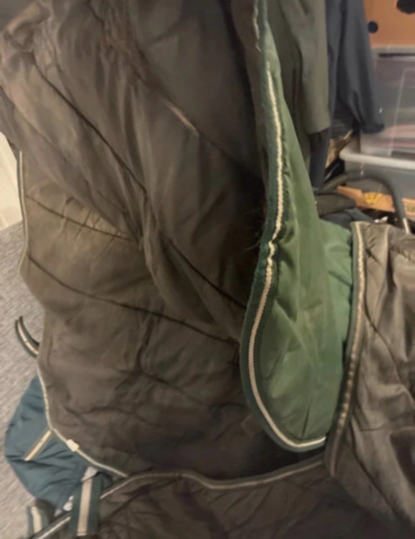Mörkgrönt stalltäcke från Haglunds - bild 2
