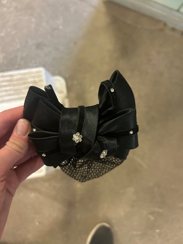 Bild 2 av Svart håraccessoar