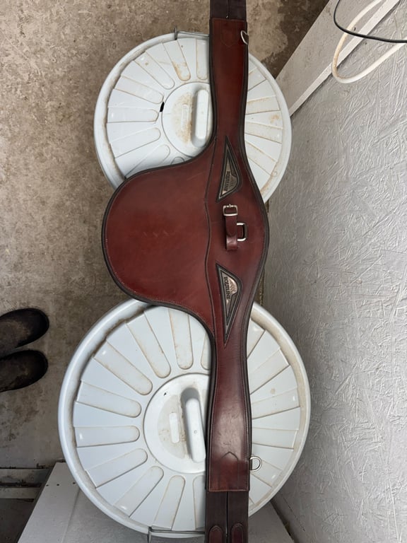 Brun sadelgjord från Equiline - bild 2