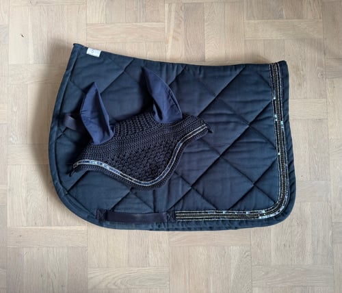 Mörkblått schabrak med matchande huva