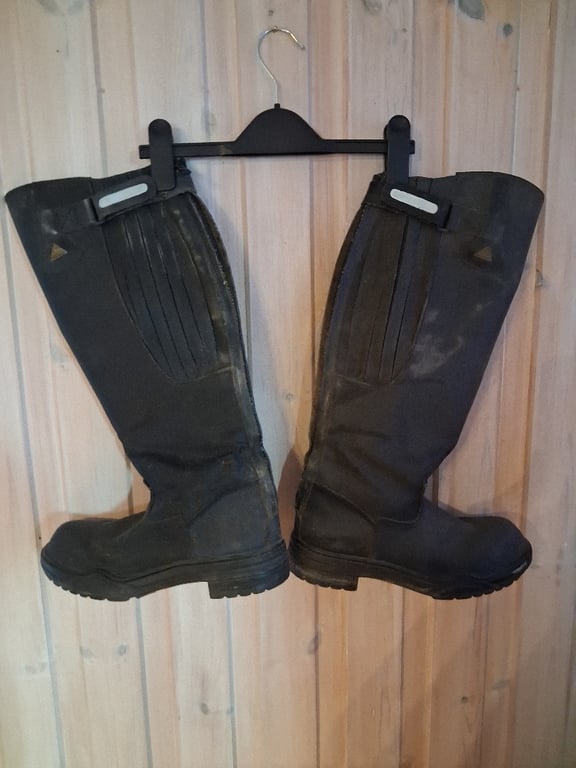 Svarta fodrade ridstövlar - bild 1
