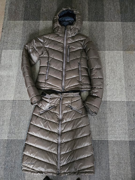 Jacka och kjol från Uhip - bild 1